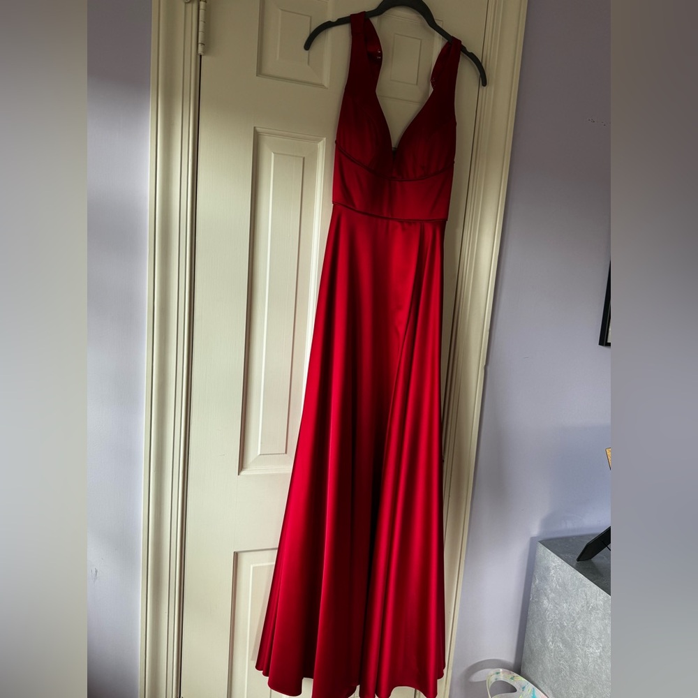 Dave & Johnny Red V-Neck Maxi Gown